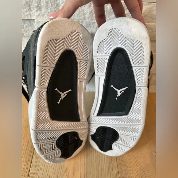 Jordan Retro 4 Fear - Picture 5 of 8